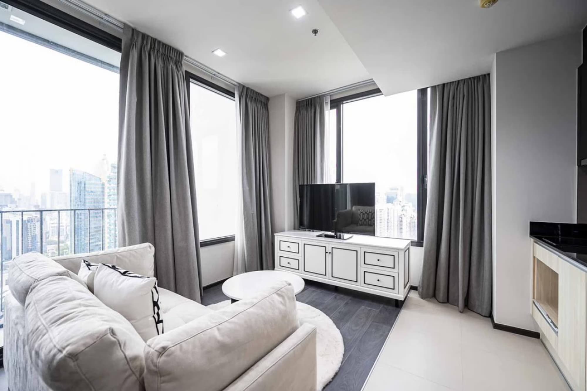 2 Bed Condo for Sale in Watthana - Image 2