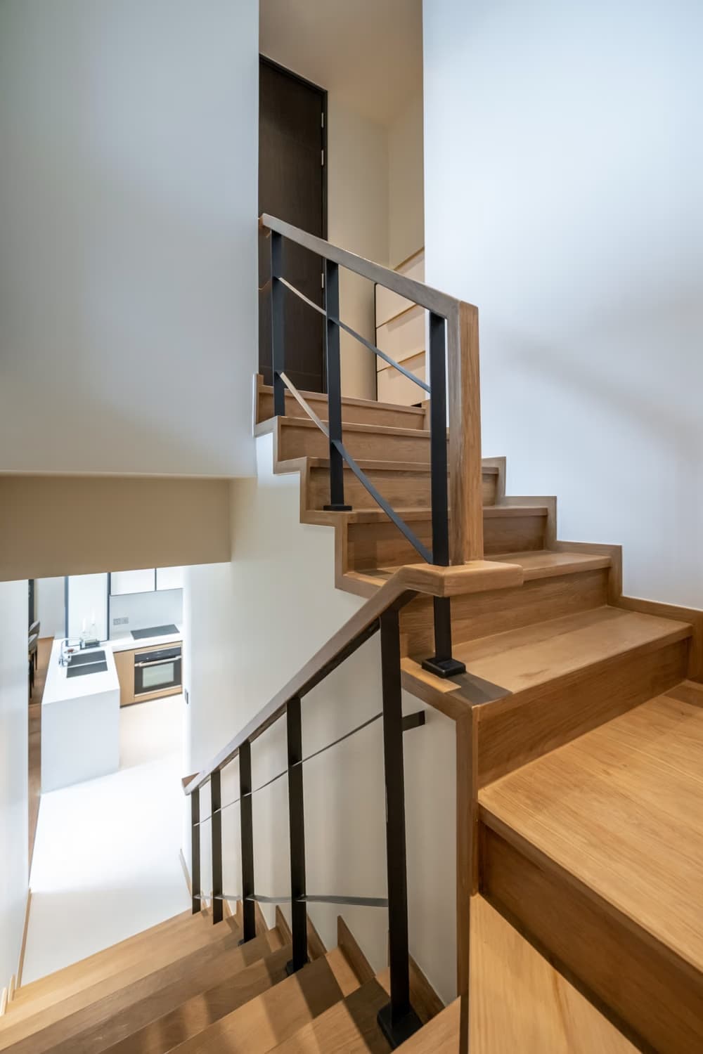 - Image 7