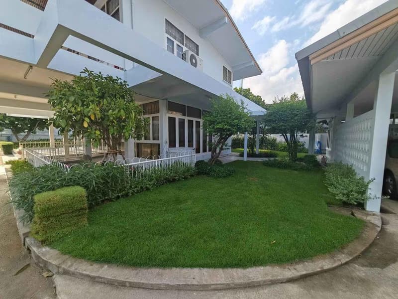 3 Bed House for Rent in Phaya Thai