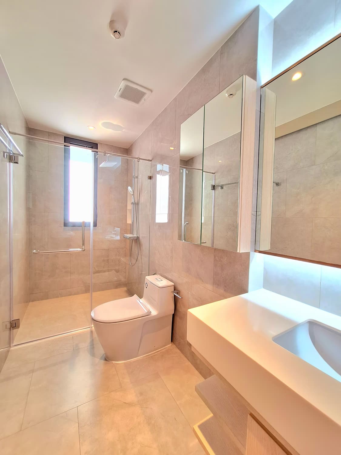 Condo for Rent at Bearing Residence - Image 5