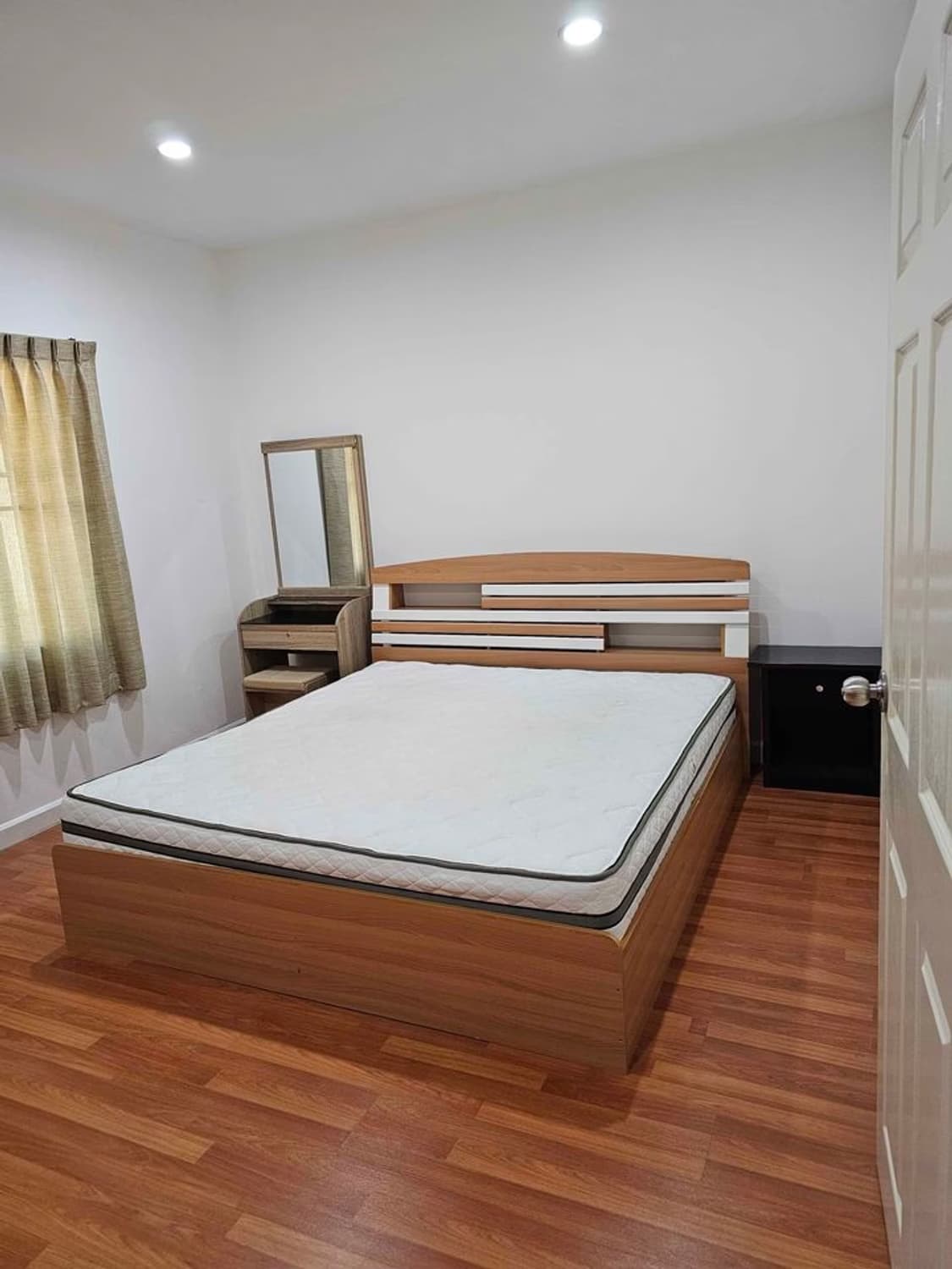 Townhouse for Rent at The Metro Rama 9 - Image 12