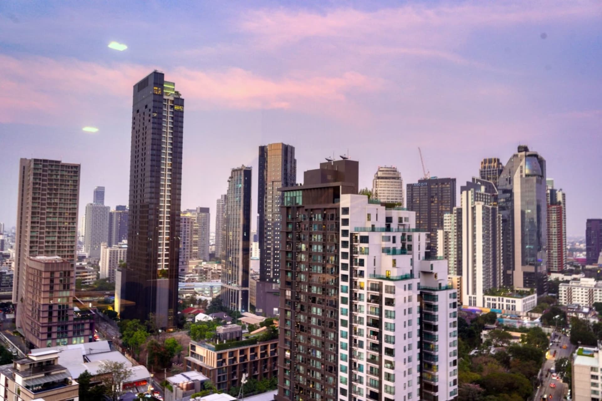 2 Bed Condo for Rent in Khlong Toei - Image 17