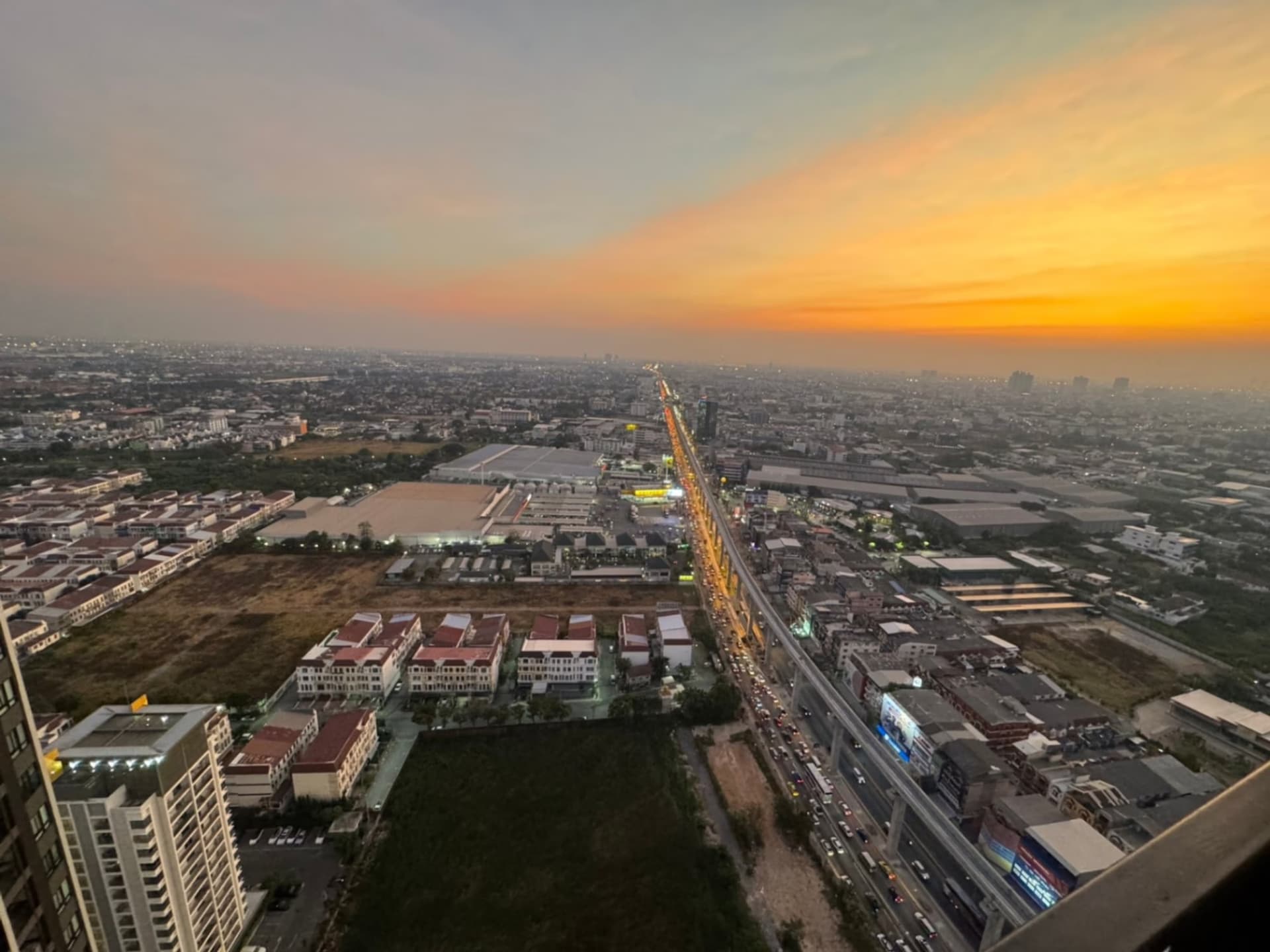2 Bed Condo for Rent and Sale in Mueang Samut Prakan - Image 5