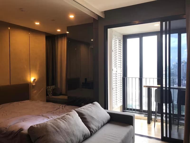  Ashton Chula-Silom