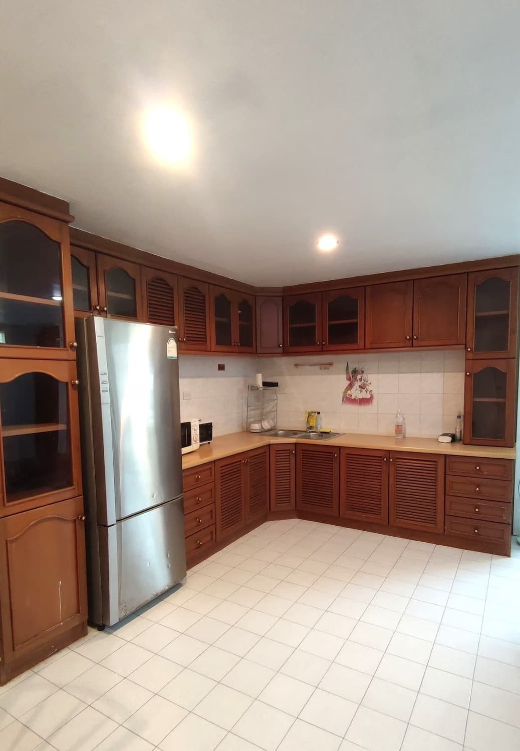 2 Bed Condo for Sale in Khlong Toei - Image 3