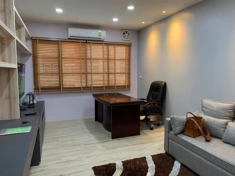 2 Bed Townhouse for Rent in Huai Khwang