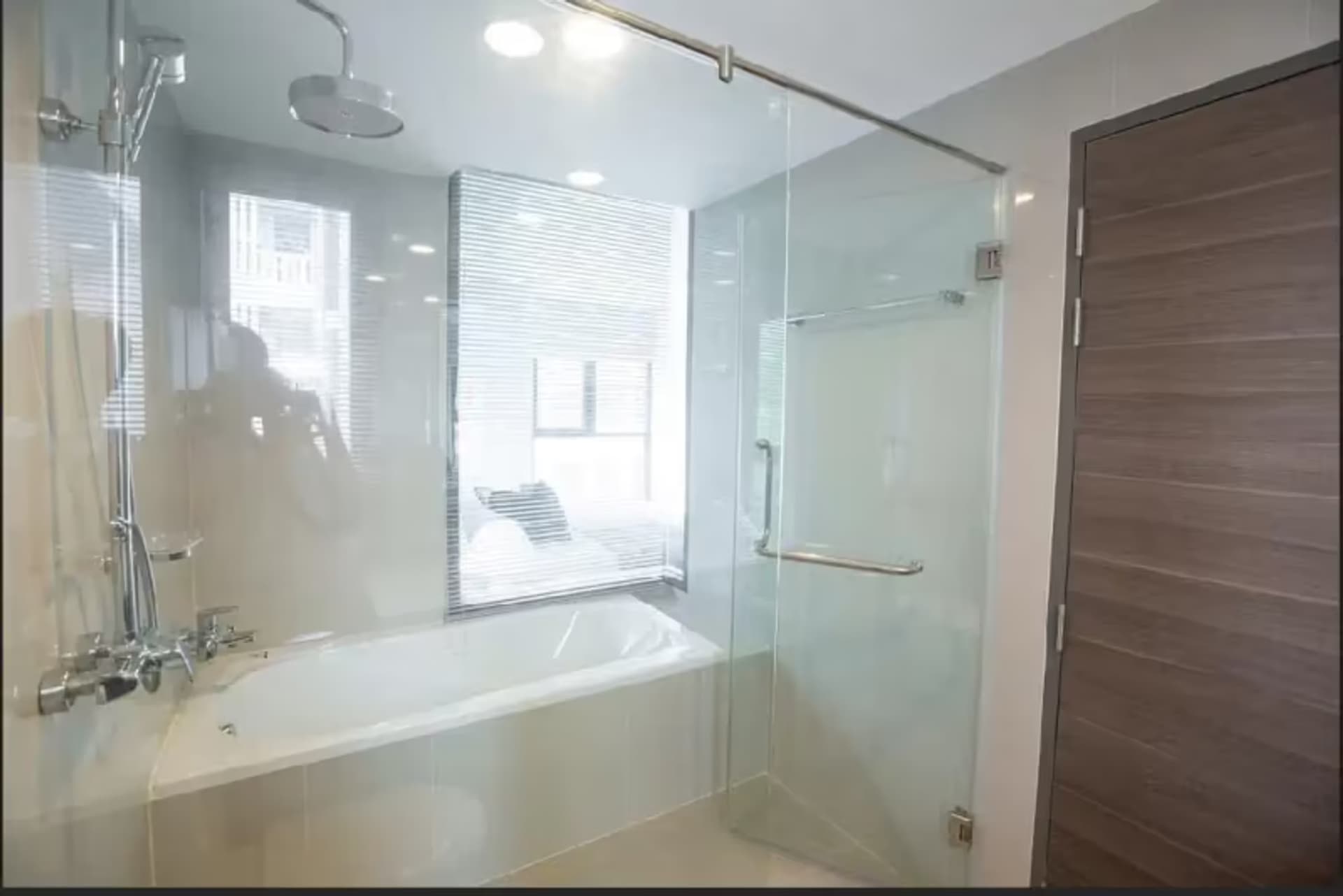 Rend Sukhumvit 23 - Image 4