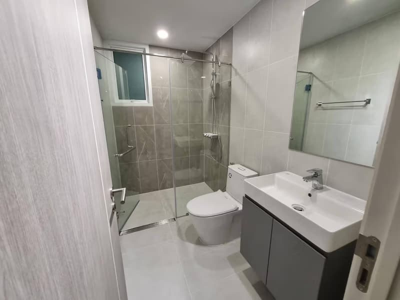 2 Bed Condo for Rent in Bang Rak