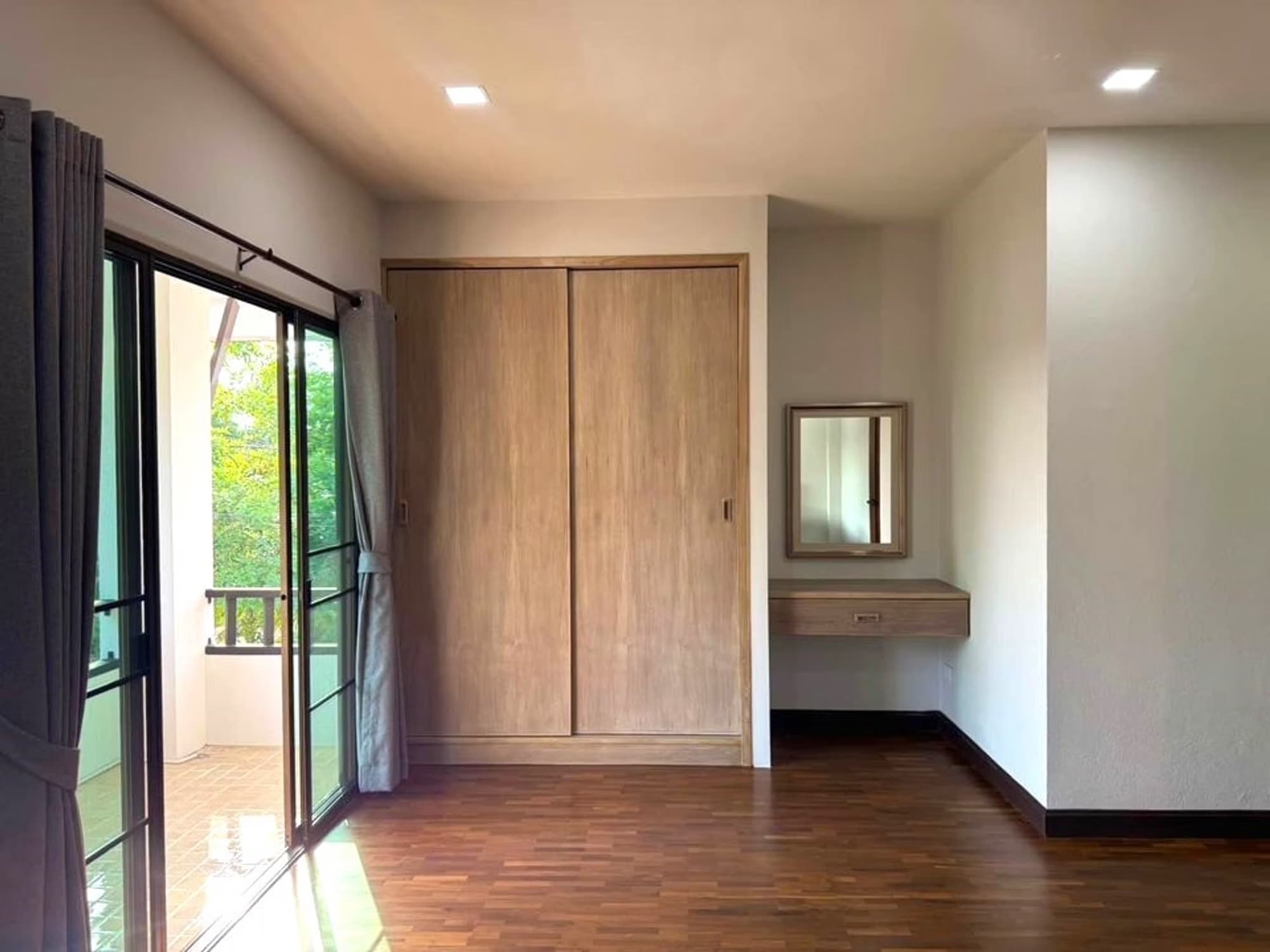 4 Bed House for Sale in Hang Dong - Image 8