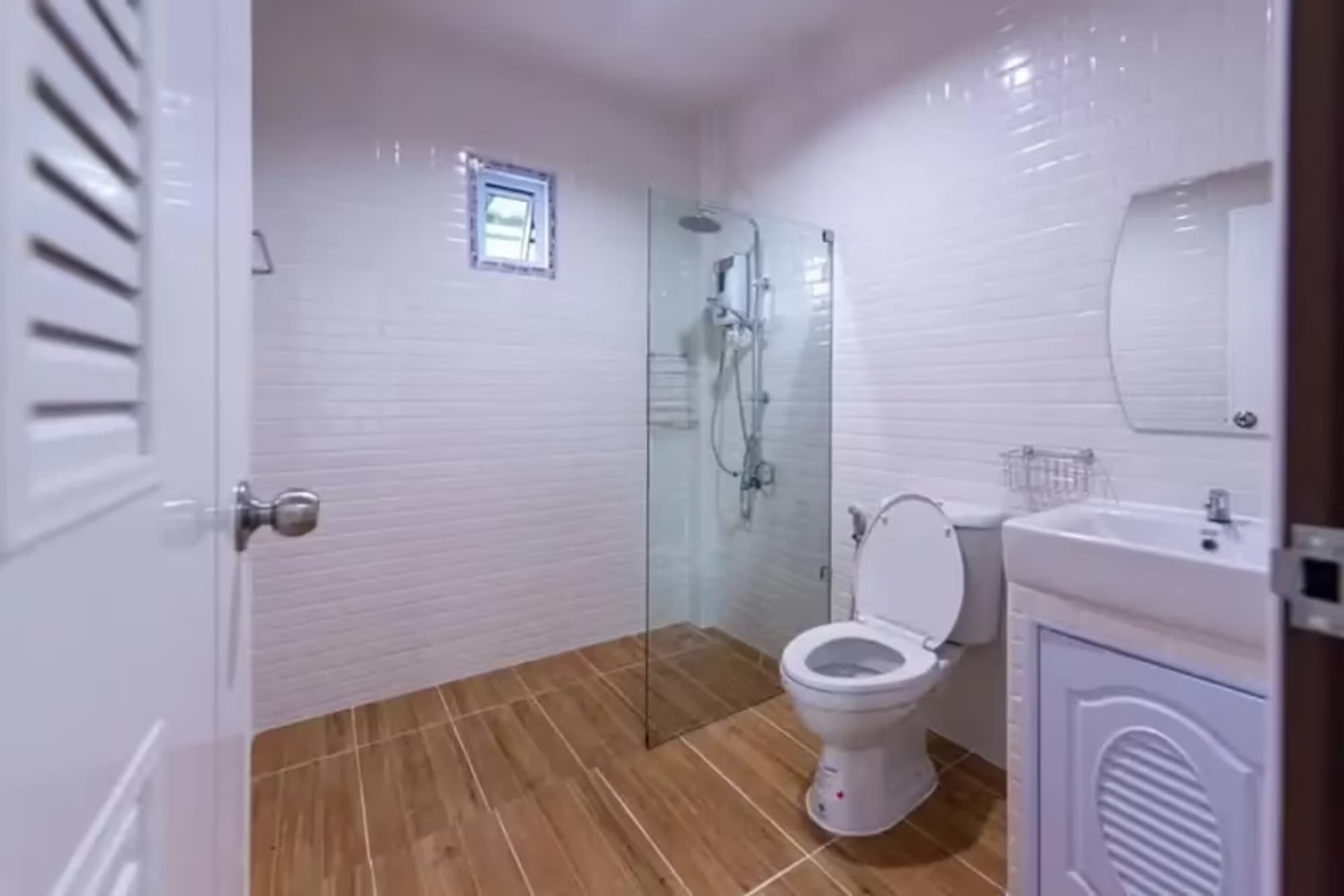 3 Bedroom House - Image 11