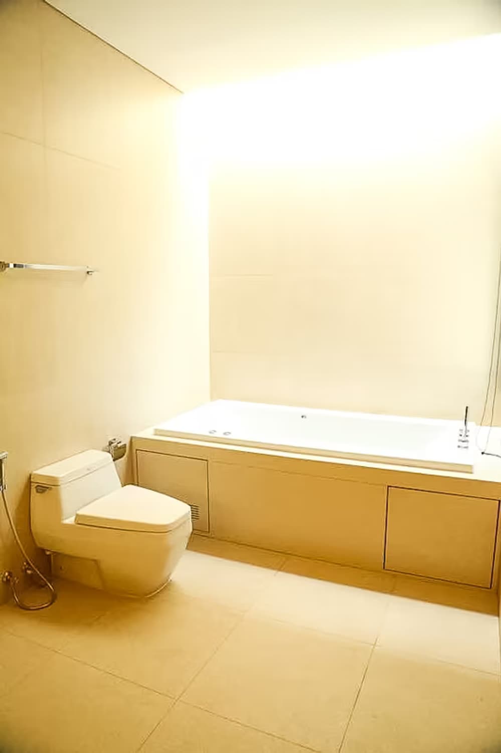 4 Bedroom House for Rent in THonglor - Image 3