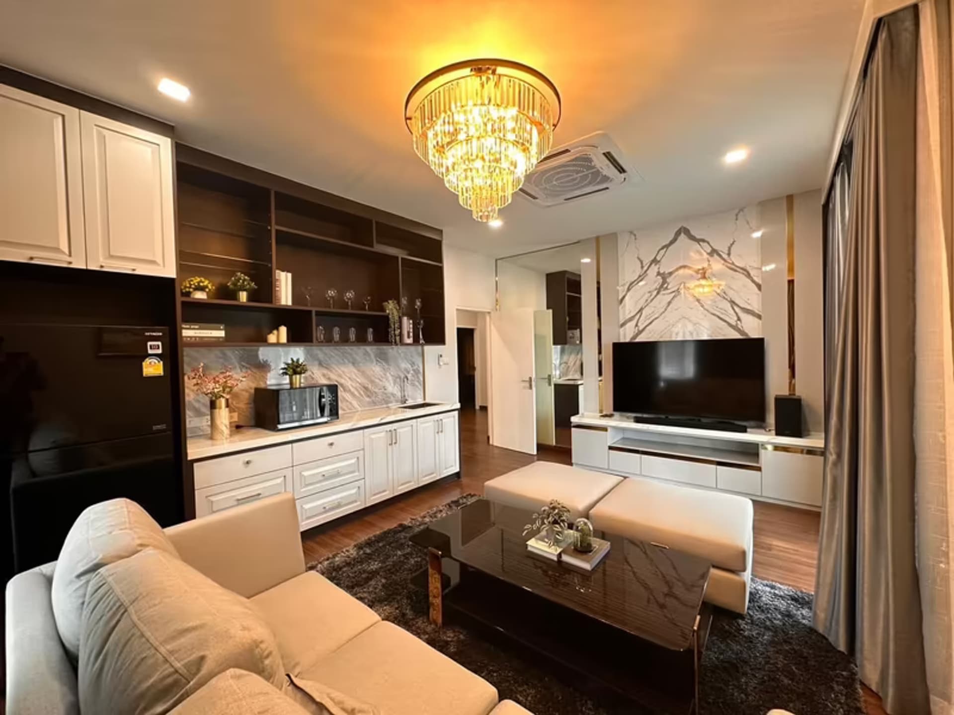 5 Bedroom House - Image 12