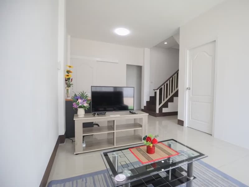 3 Bed Townhouse for Rent in Mueang Chiang Mai
