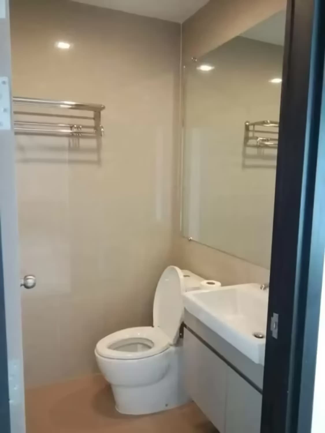 1 Bedroom Condo - Image 5