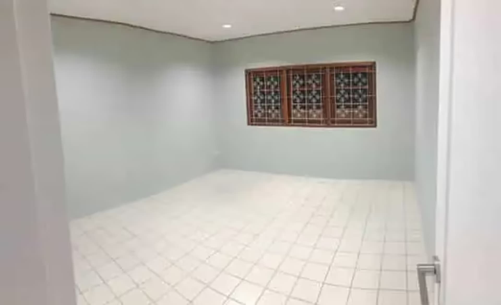 2 Bedroom House - Image 3