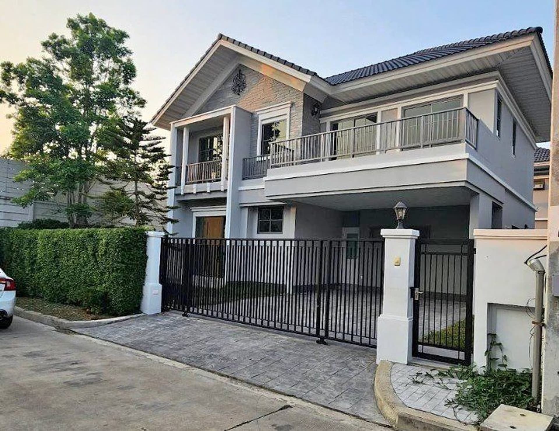 4 Bedroom House - Image 1