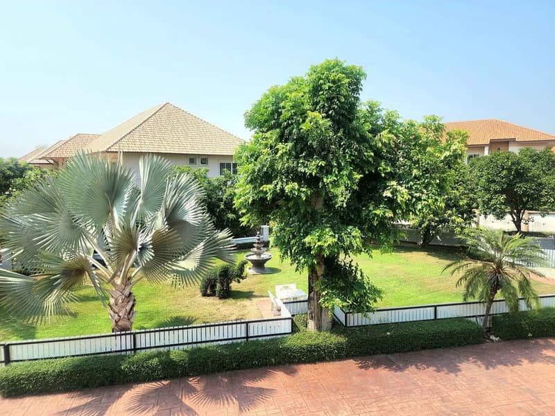 6 Bed House for Rent and Sale in Saraphi