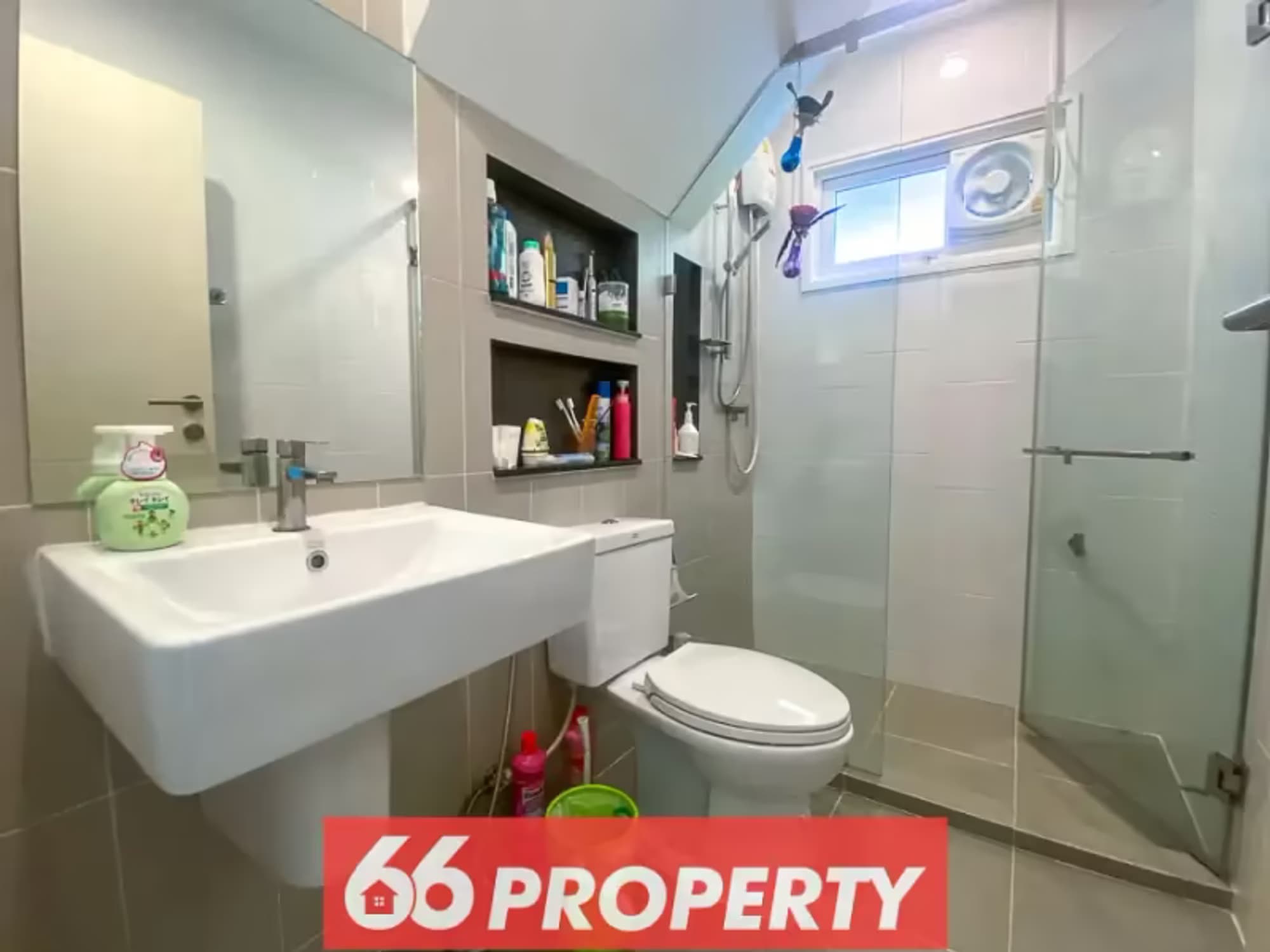 4 Bedroom House - Image 4