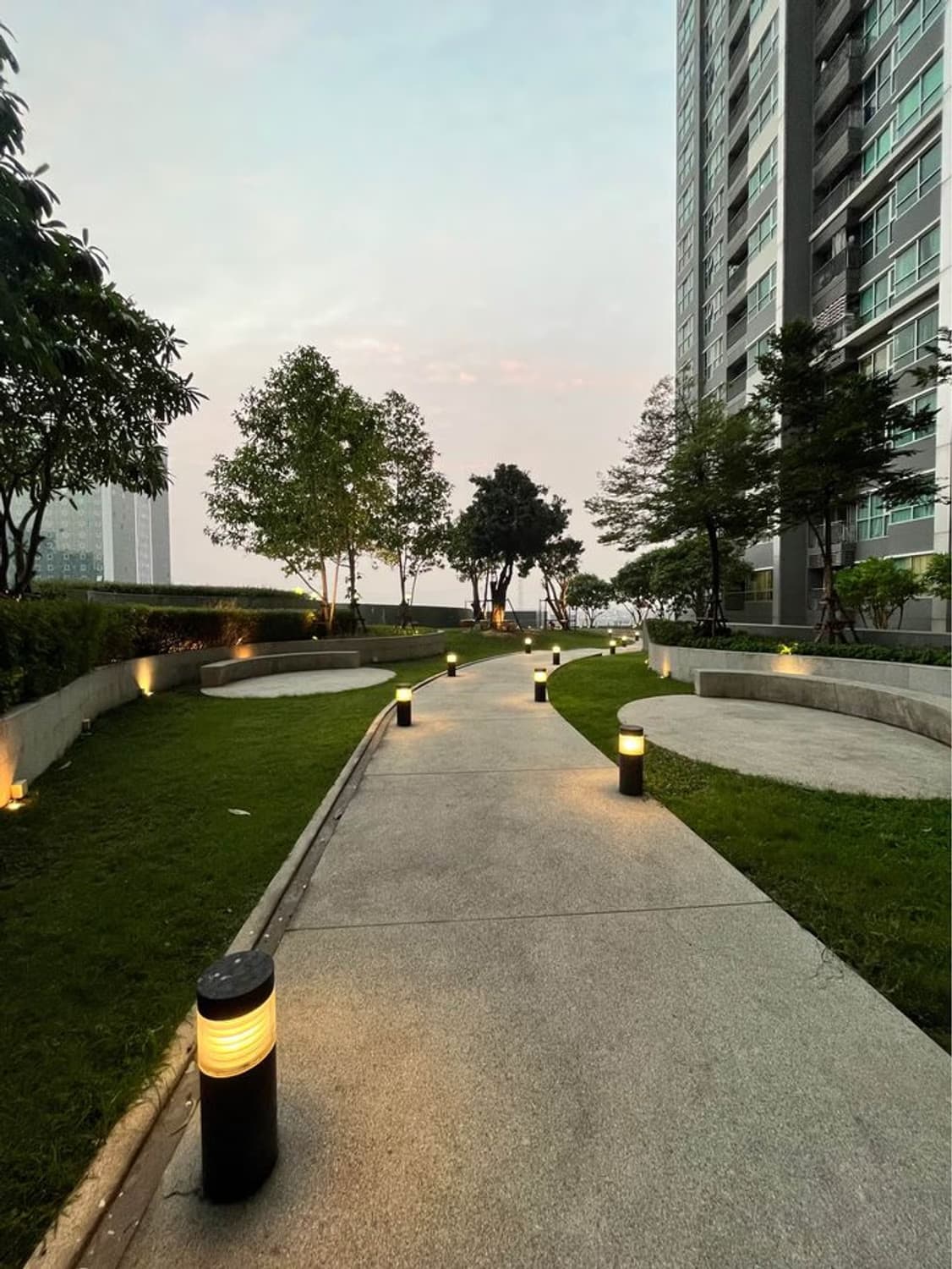 1 Bed Condo for Rent  Near Huai Khwang MRT - Image 14