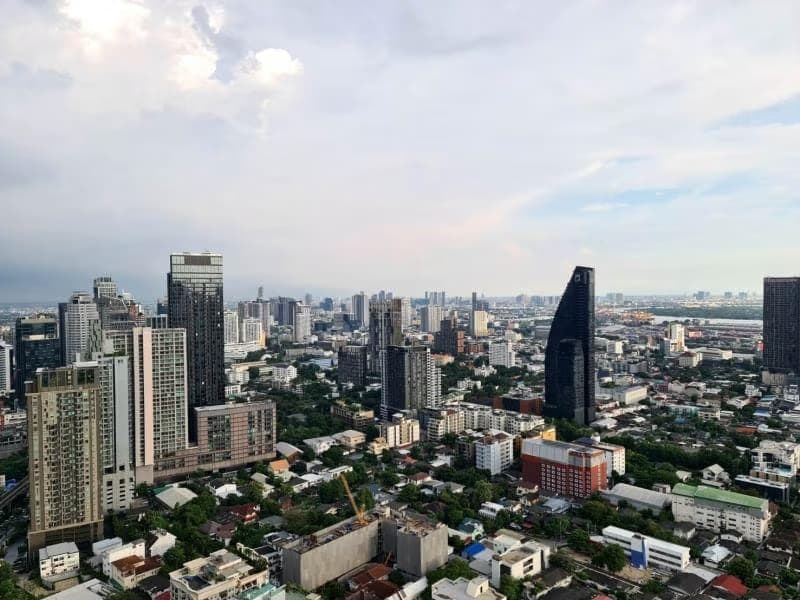 2 Bed Condo for Rent in Khlong Toei