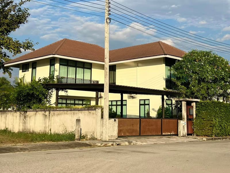 House for Sale in San Phak Wan, Hang Dong.