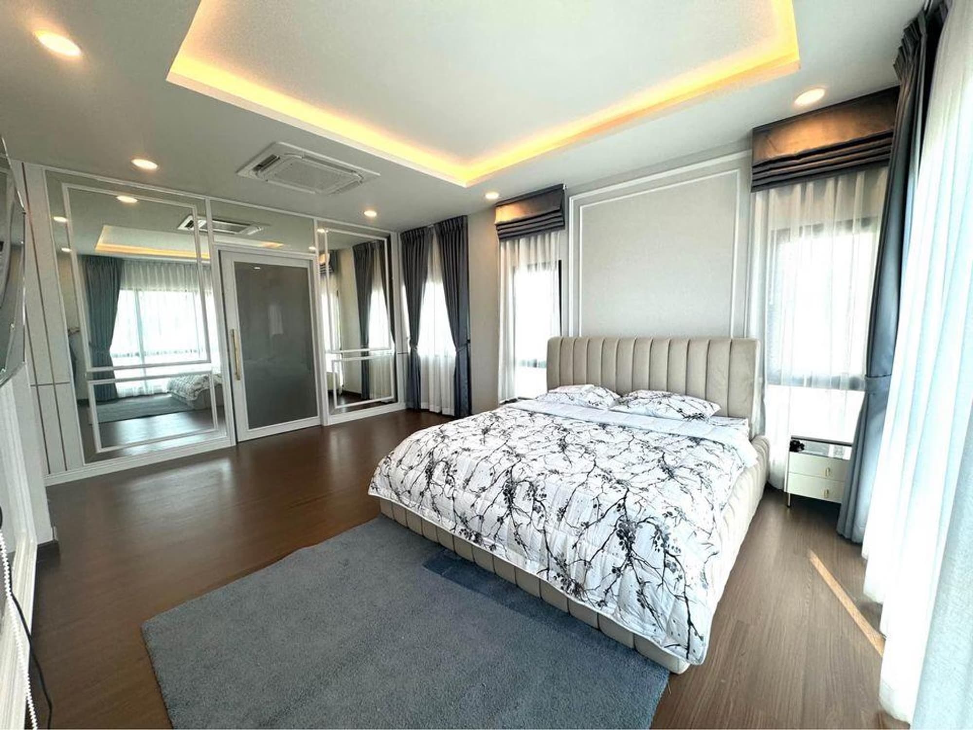 7 Bed House for Rent in Bang Phli - Image 10