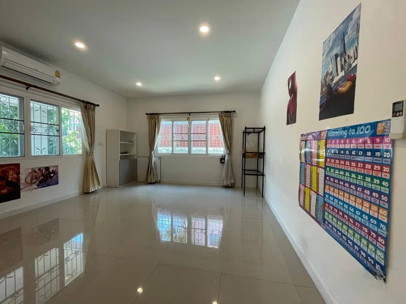 4 Bed House for Sale in Saraphi