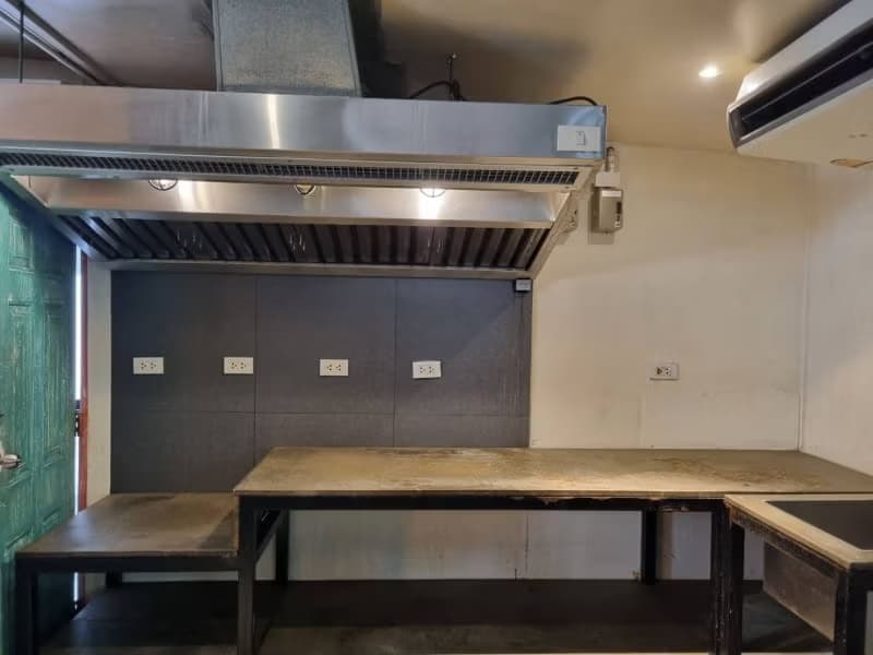 undefined Bed House for Rent in Watthana