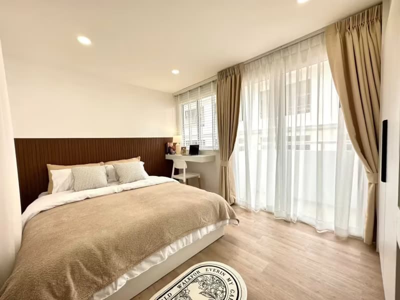 1 Bedroom Condo