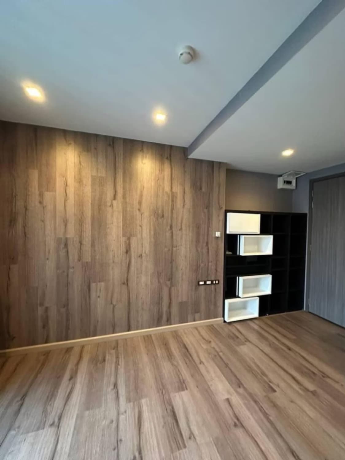 1 Bed Condo for Rent in Din Daeng - Image 2