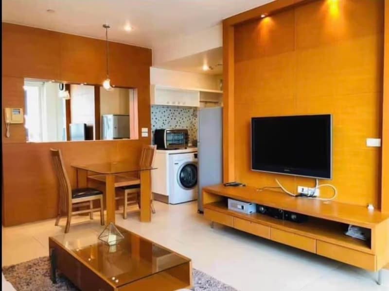 Condo for Sale w/Tenant at Manhattan Chit Lom