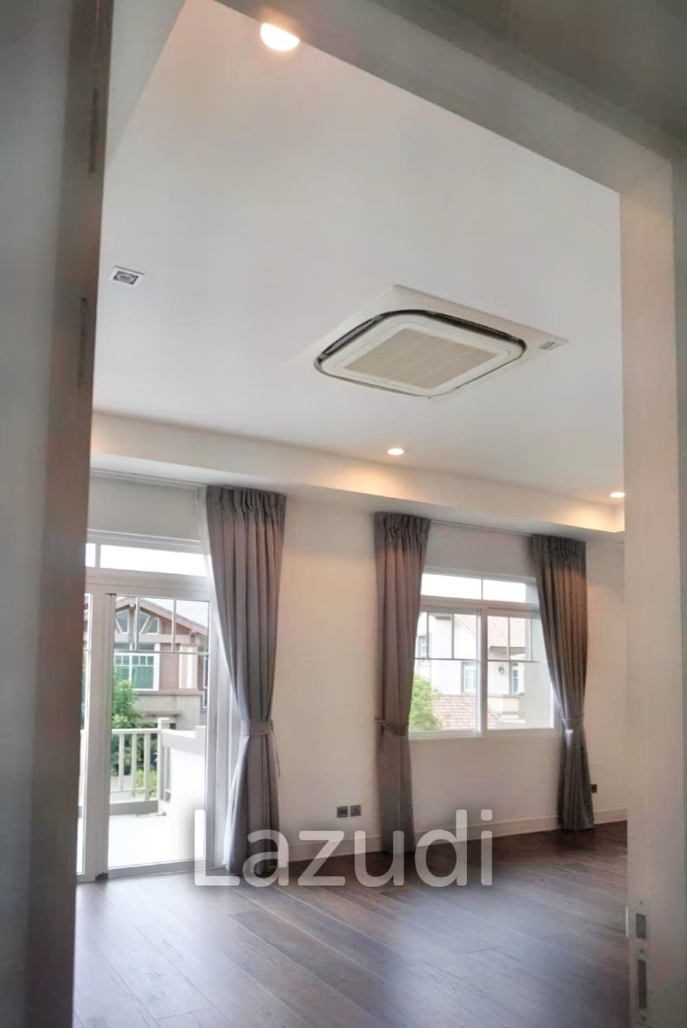 4 Bedroom House - Image 4