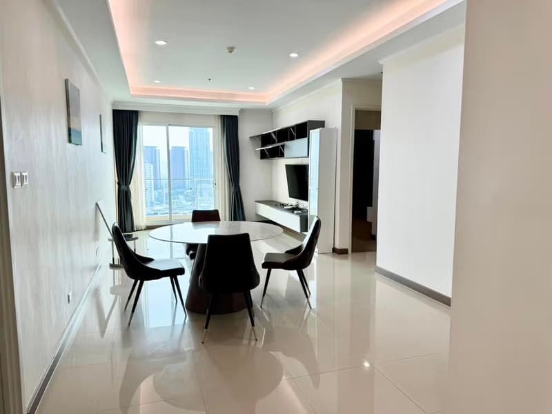 2 Bed Condo for Sale in Ratchathewi