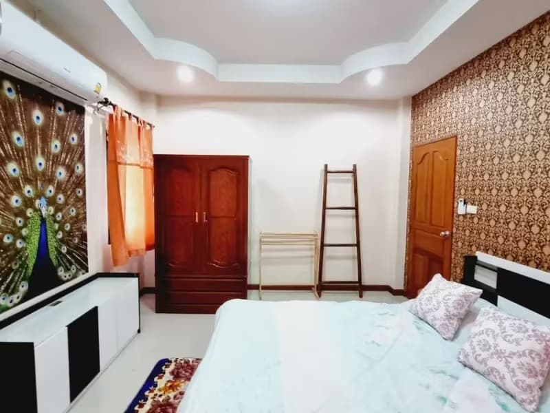 5 Bedroom House