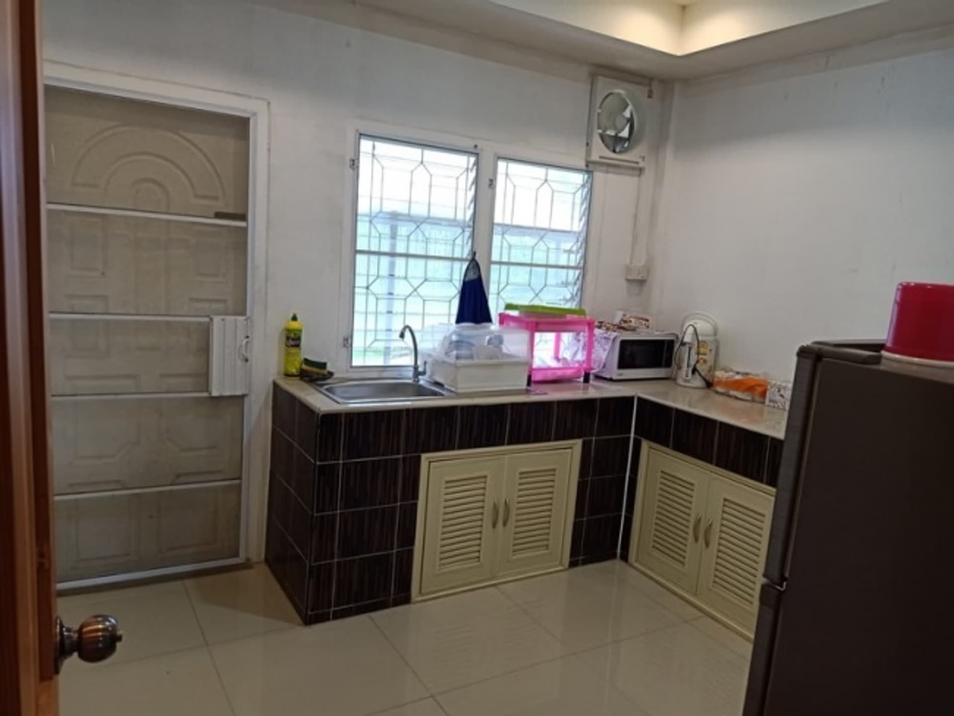 3 Bed House for Rent and Sale in Saraphi District - Image 4
