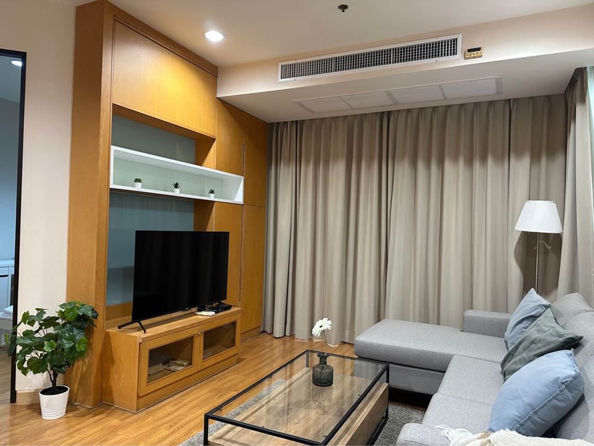 Condo for Rent at Citismart Sukhumvit 18 Condominium - Image 1