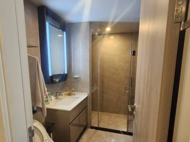 1 Bed Condo for Rent  Near Phra Ram 9 MRT