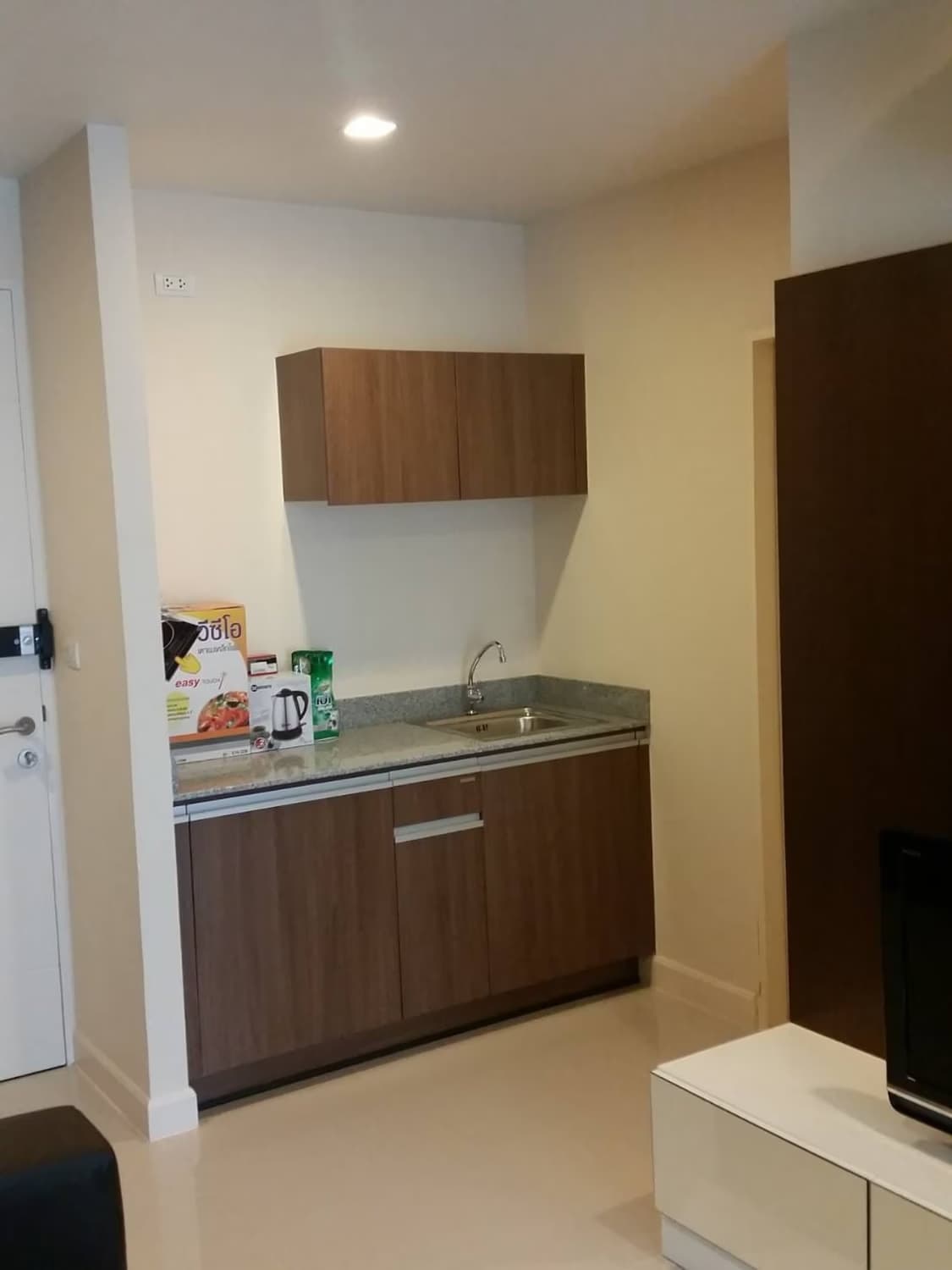 1 Bed Condo for Sale in Bang Rak - Image 3