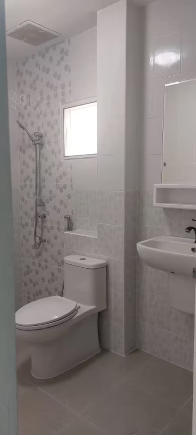 4 Bedroom House - Image 5