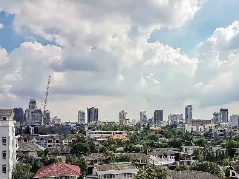 Condo for Rent at The Ace Ekamai