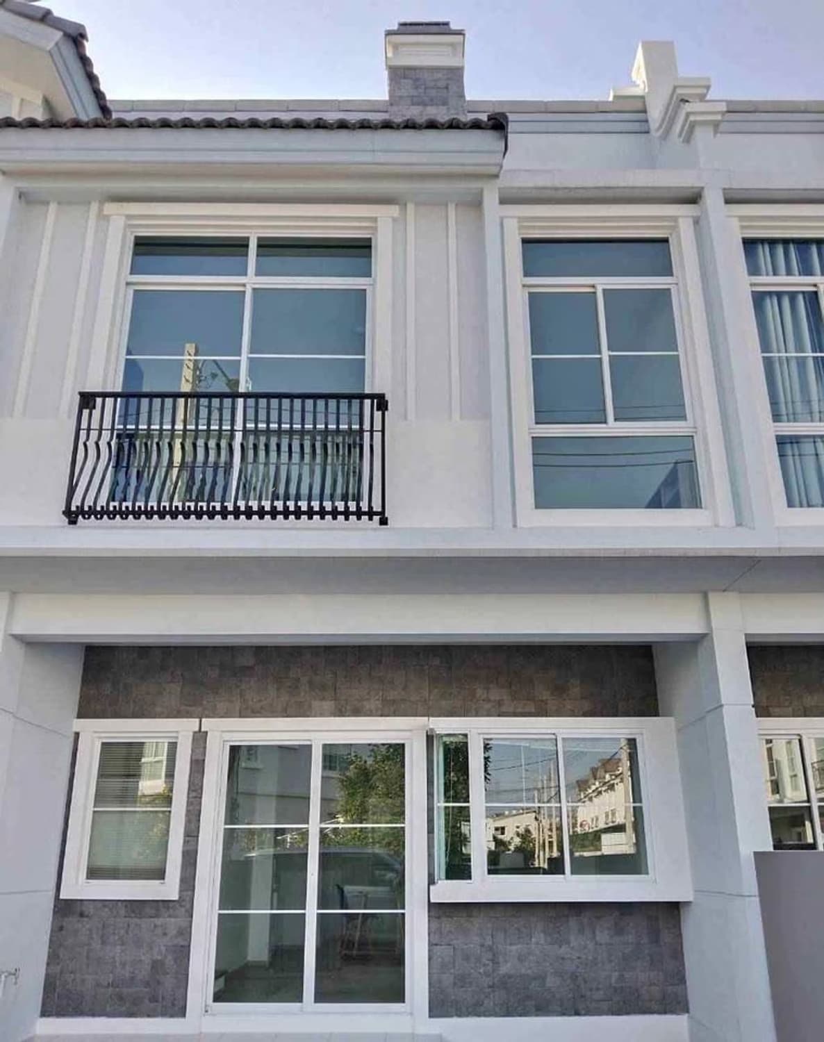 2 Bed House for Rent in Mueang Samut Prakan - Image 1