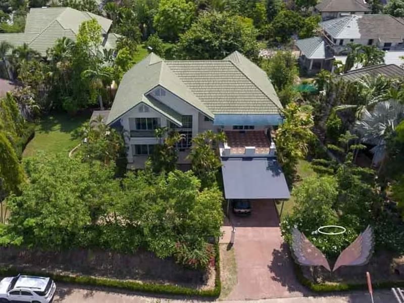 5 Bedroom House