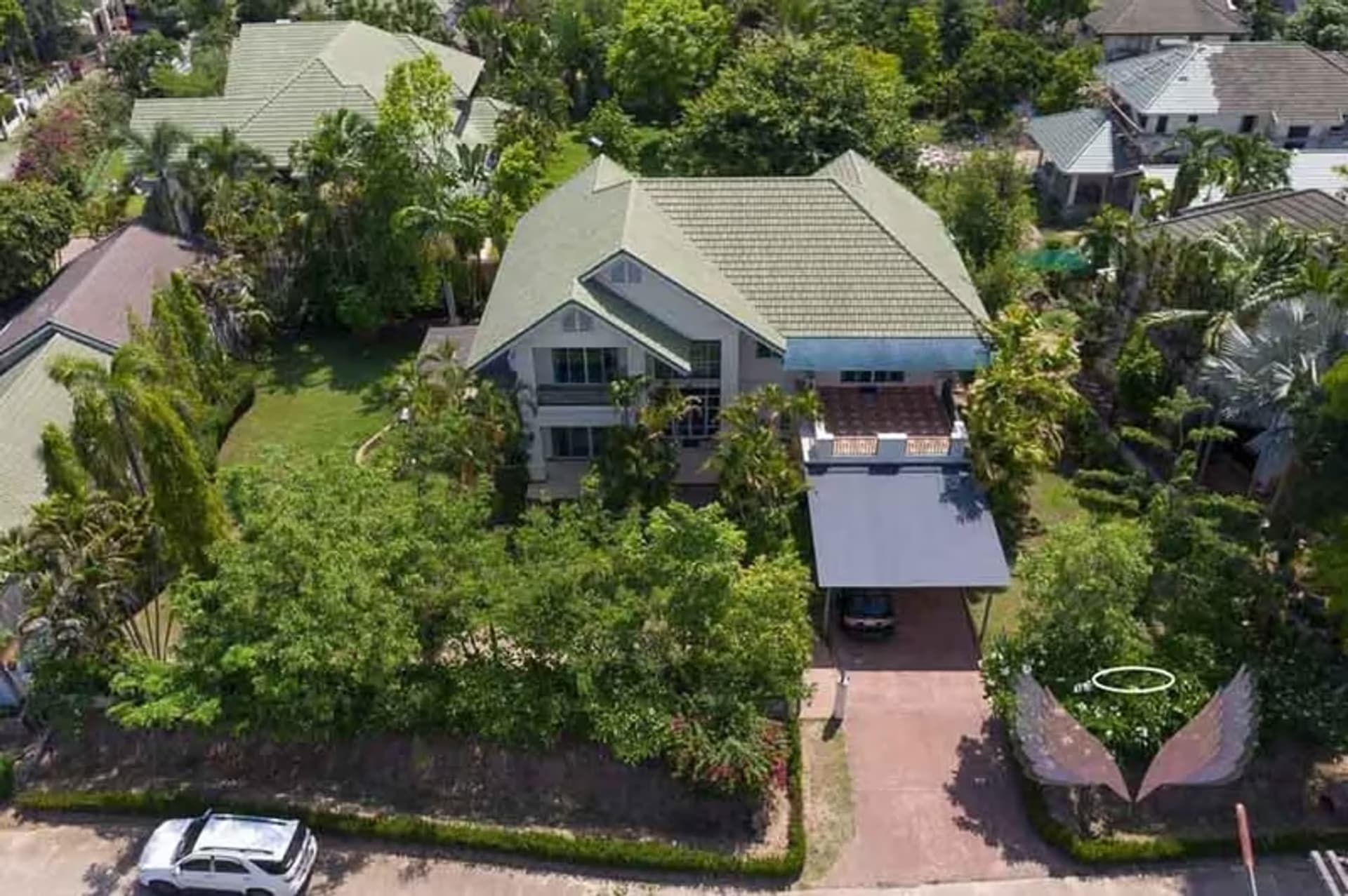 5 Bedroom House - Image 54