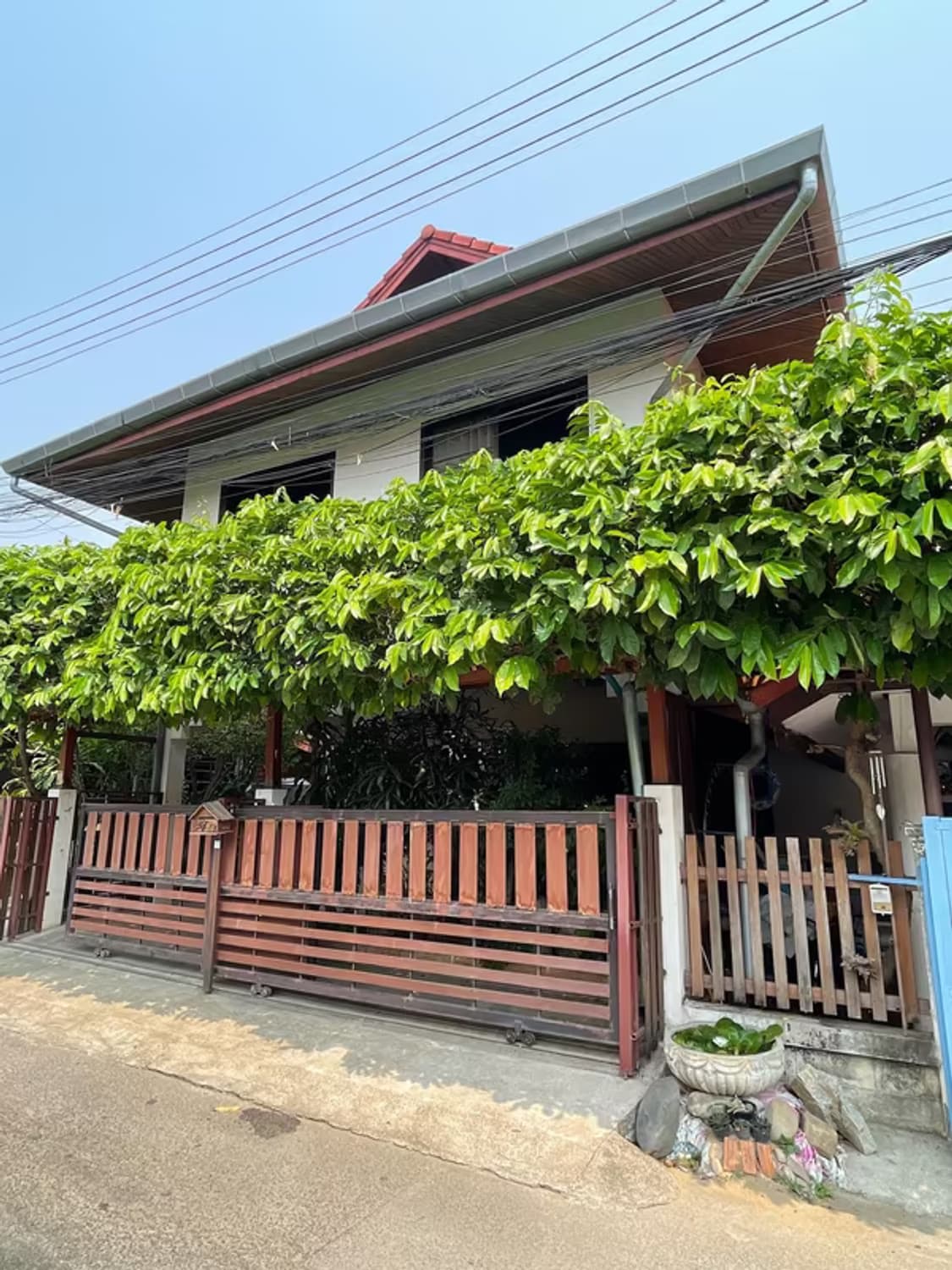 2 Bedroom House - Image 2