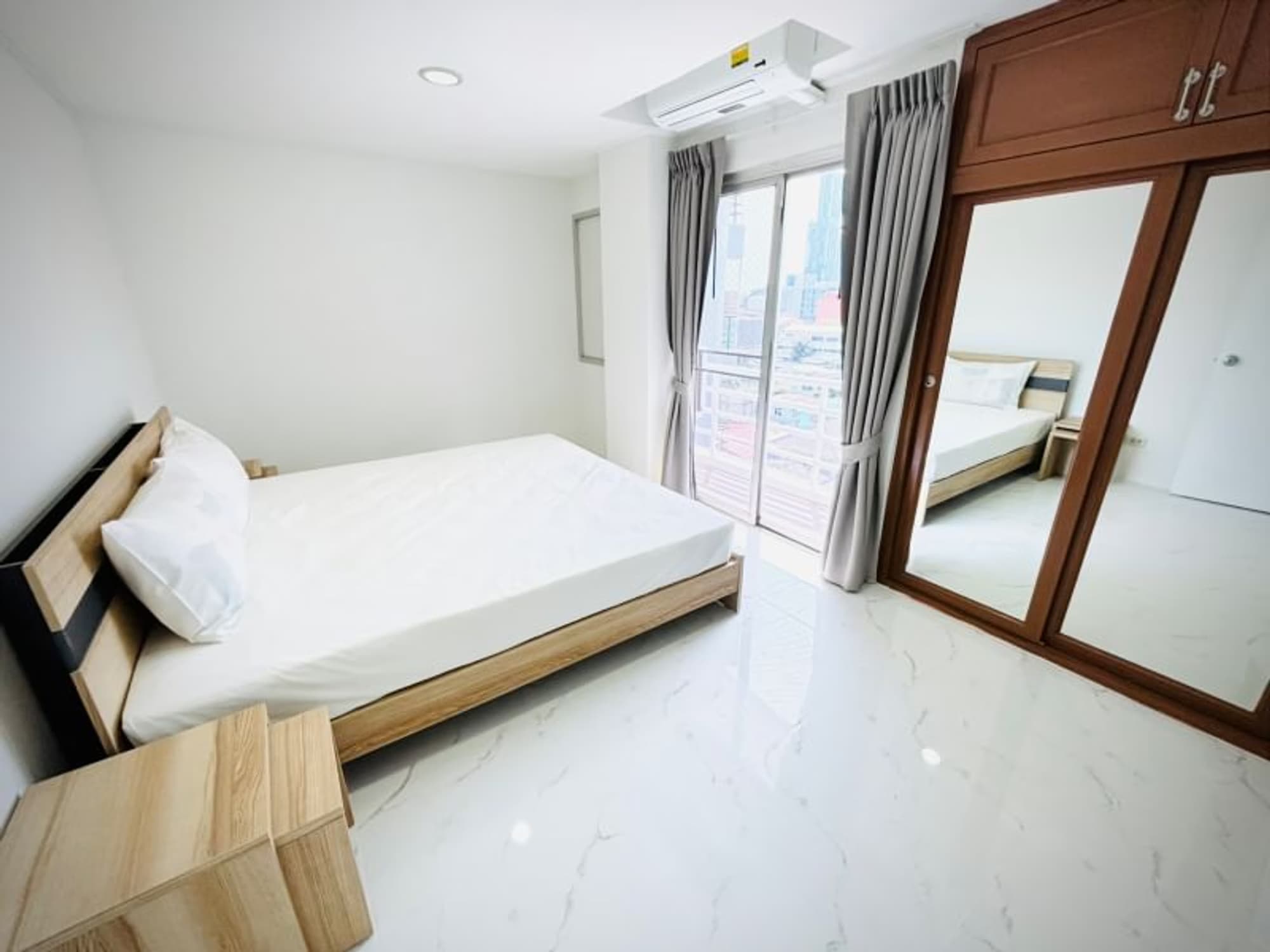 Condo for Rent at Waterford Park Rama 4 - Image 14