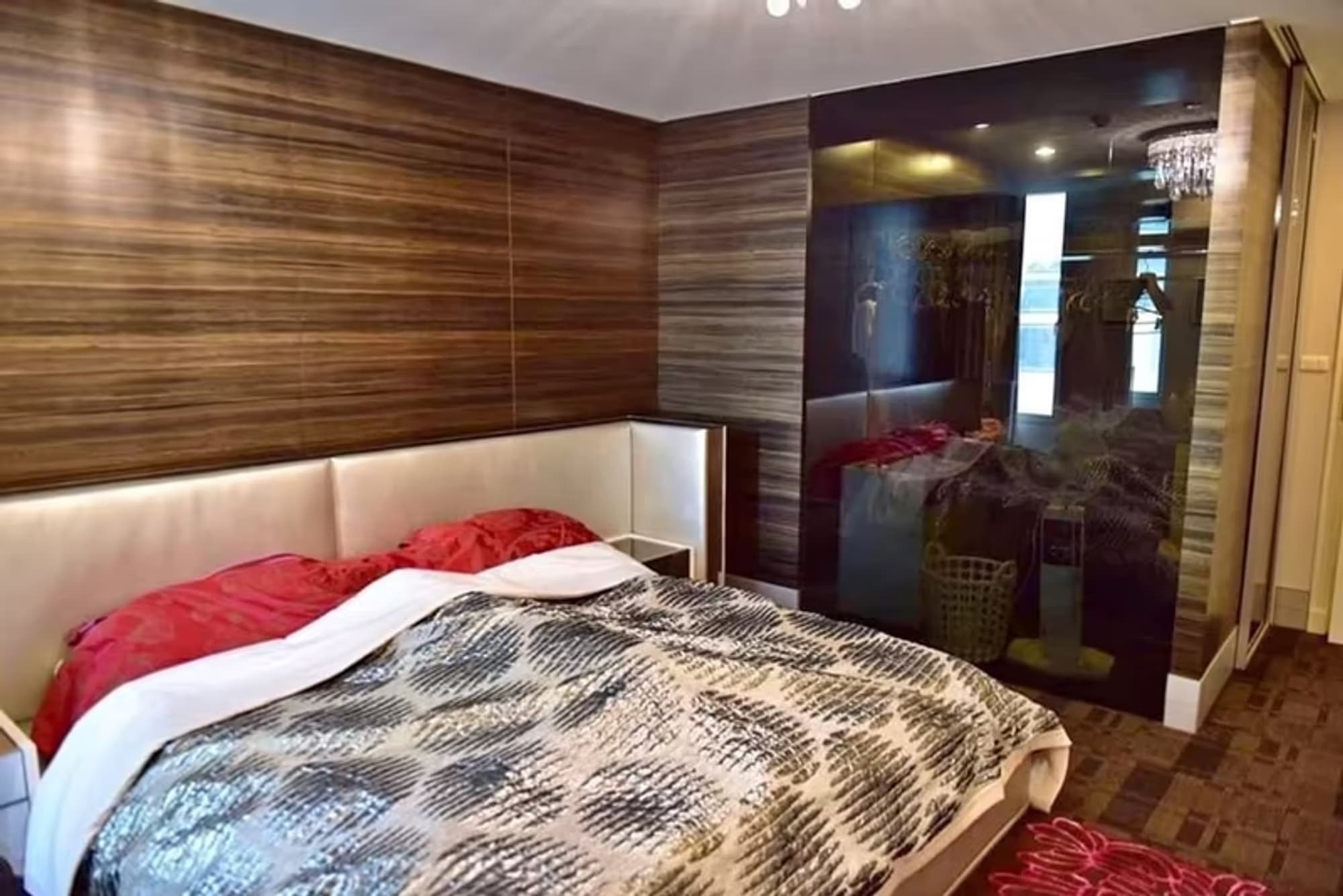 Condo for Rent at Chamchuri Square Residence - Image 3