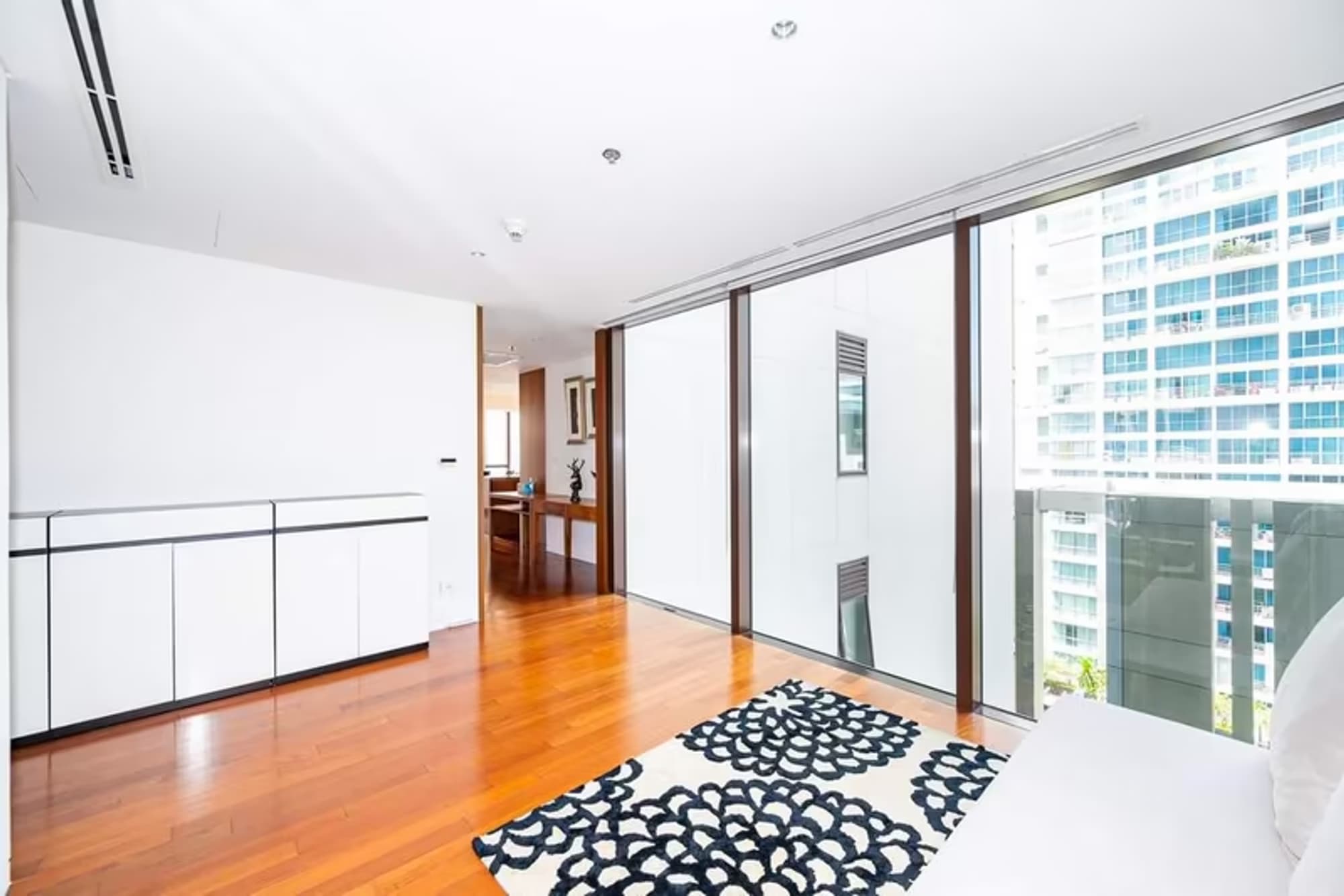 Condo for Sale at Hansar Residence - Image 9