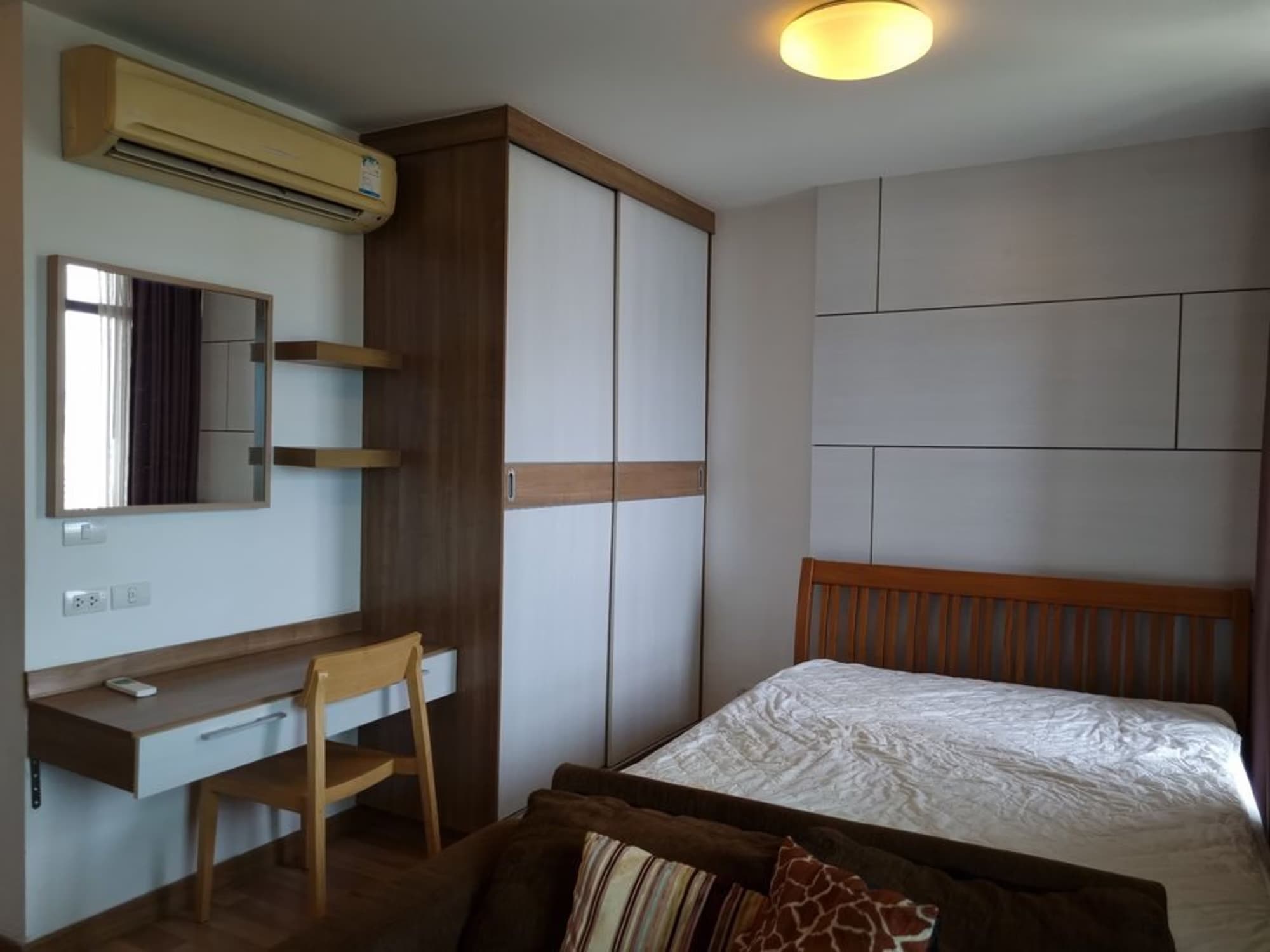 Studio Condo for sale - Image 4