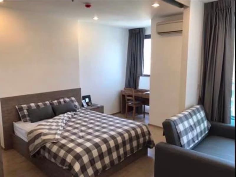 1 Bed Condo for Rent  Near Sala Daeng BTS