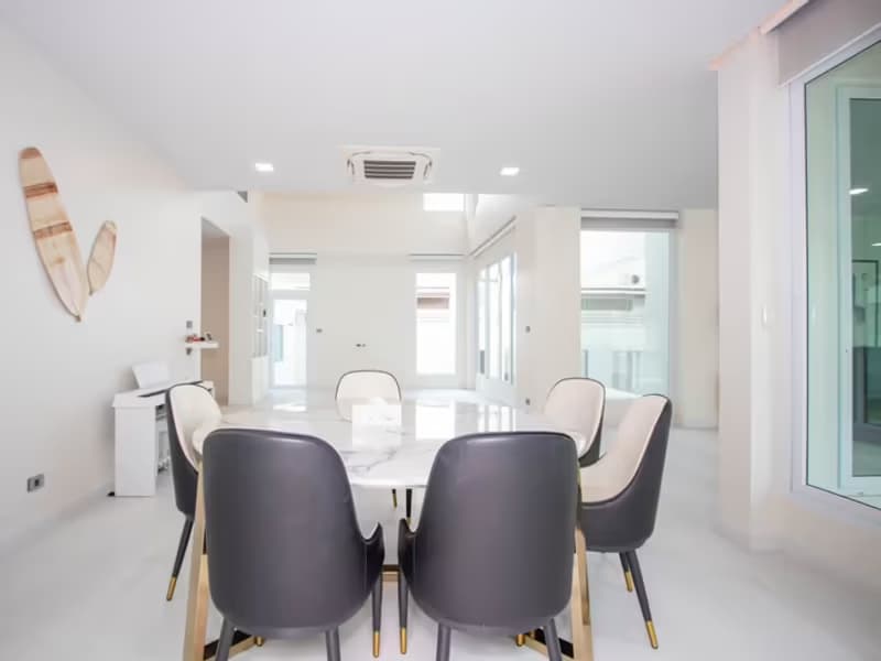 Luxury Minimalist